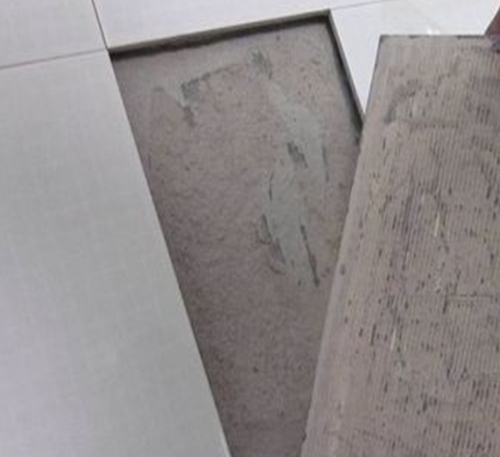 留坝瓷砖空鼓维修公司分享瓷砖铺贴时如果打浆（即涂抹在瓷砖背面和基层上的砂浆或瓷砖胶）过少，会带来以下问题